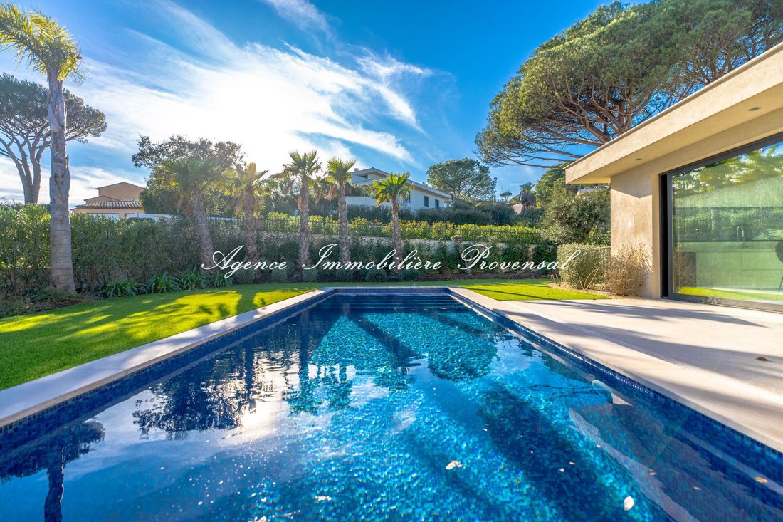 Villa in Ville-Les Saquedes-Le Bouillonnet, Sainte-Maxime, France 2 - 14357220