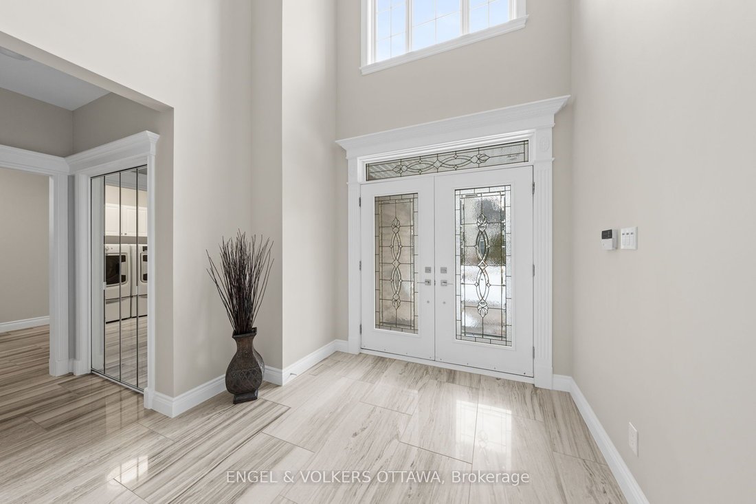 House in Ottawa, Ontario, Canada 4 - 17460379