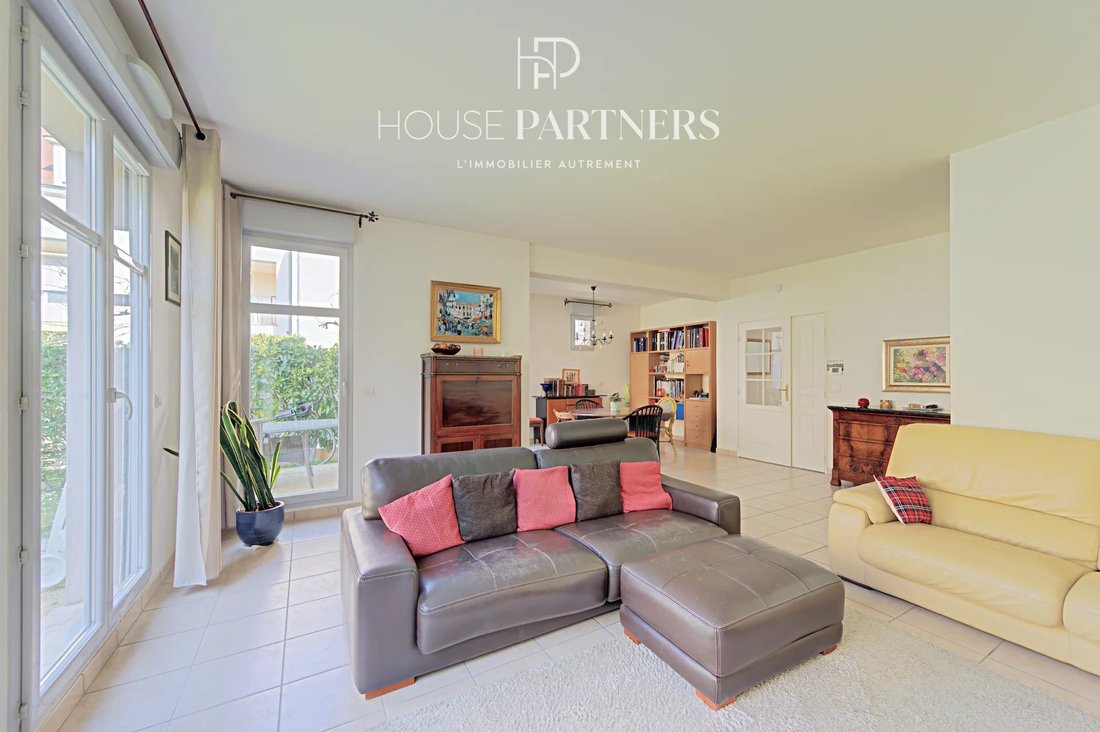 House in Marly-le-Roi, Ile-de-France, France 4 - 17459035