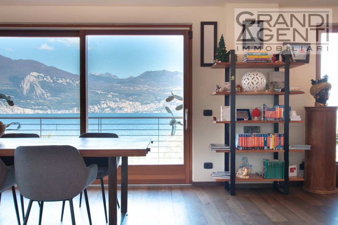 Villa in Brenzone sul Garda, Veneto, Italy 2 - 17455635