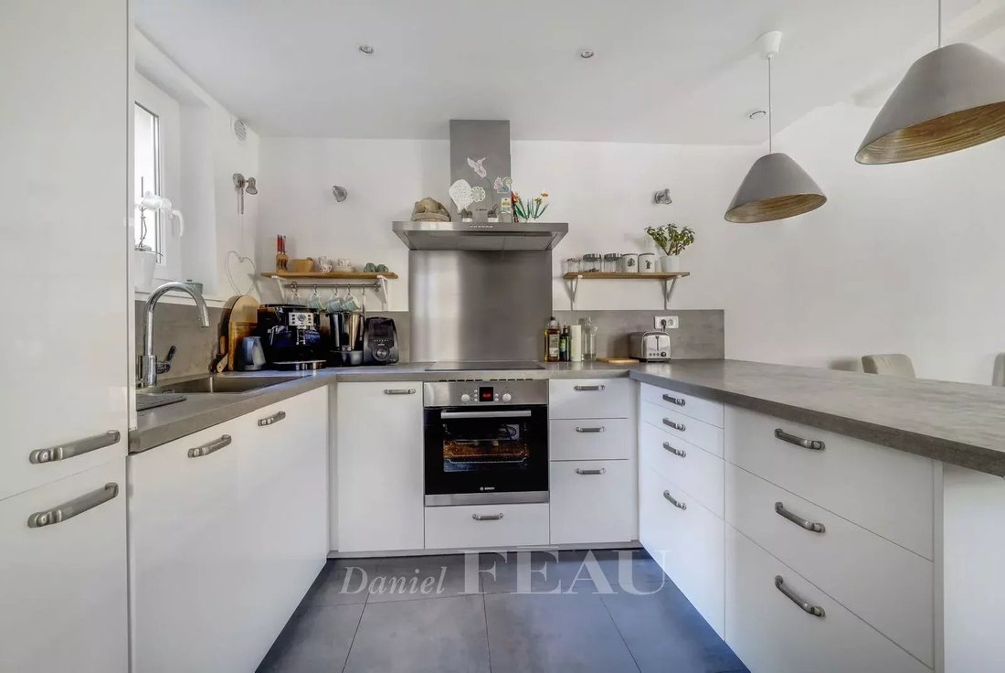 Apartment in Saint-Germain-en-Laye, Ile-de-France, France 3 - 15423727