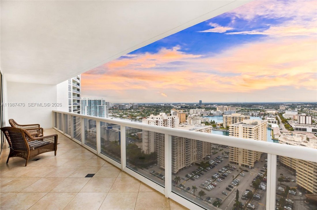 Condo in Hallandale Beach, Florida, United States 3 - 17463408