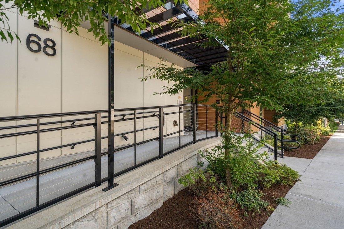 Condo in Newton, Massachusetts, United States 3 - 17458556