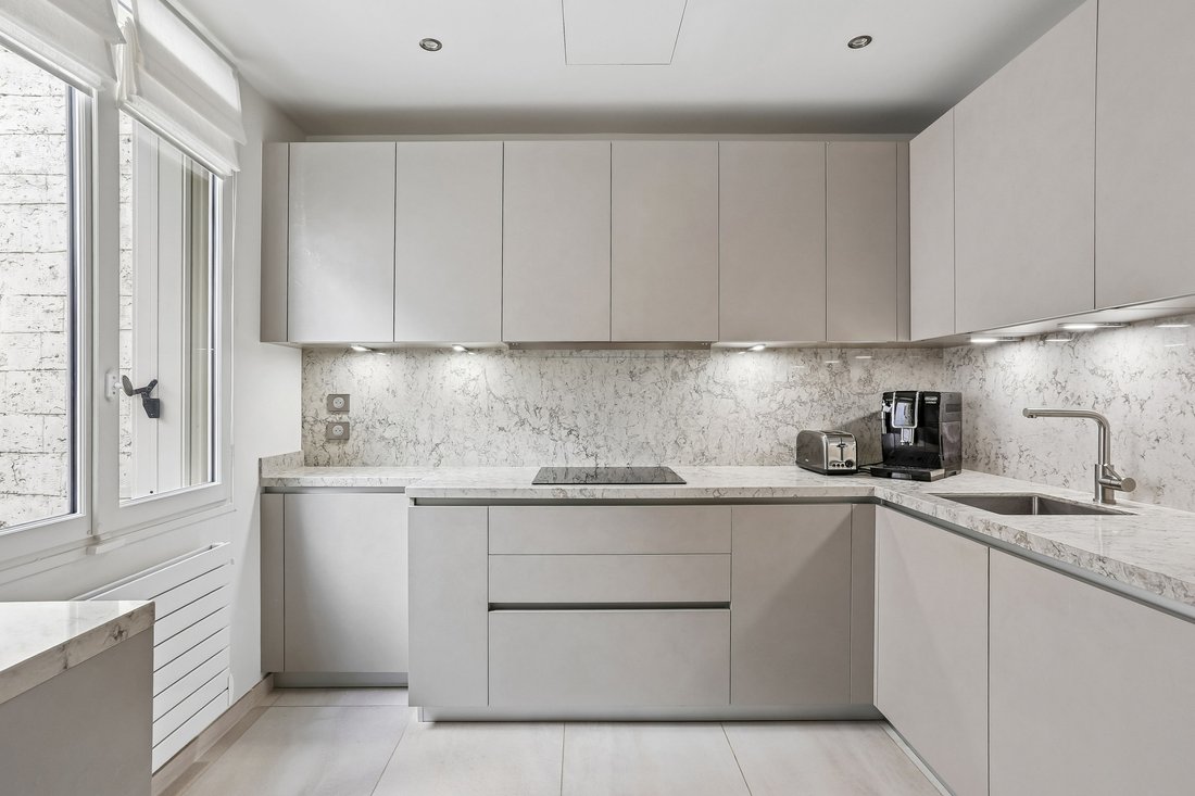 Apartment in Hoche-Friedland, Paris 8e Arrondissement, Paris 5 - 17451809