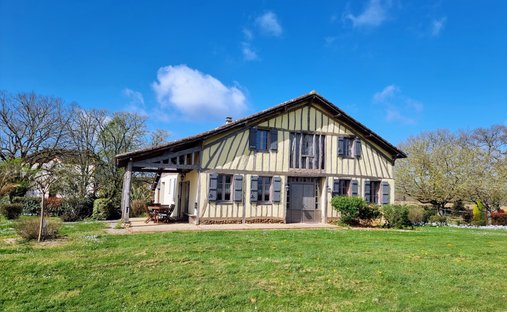 Casa a Nogaro, Occitania, Francia 1