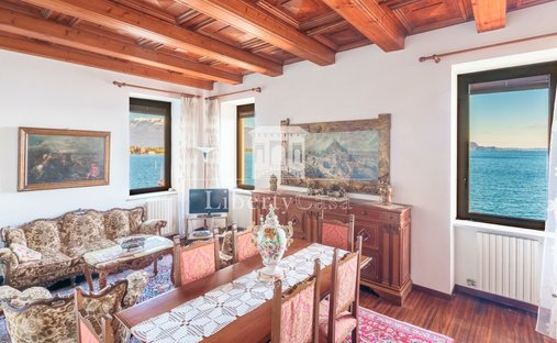 Apartment in Center, Toscolano, Lombardy 1