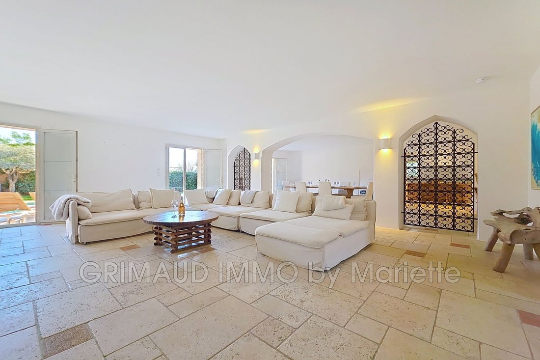 Villa in Grimaud, Provence-Alpes-Côte d'Azur, France 3 - 17456958