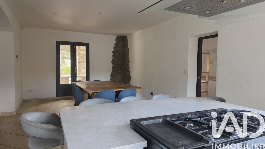 House in Plan-d'Aups-Sainte-Baume, Provence-Alpes-Côte d'Azur, France 2 - 17462358