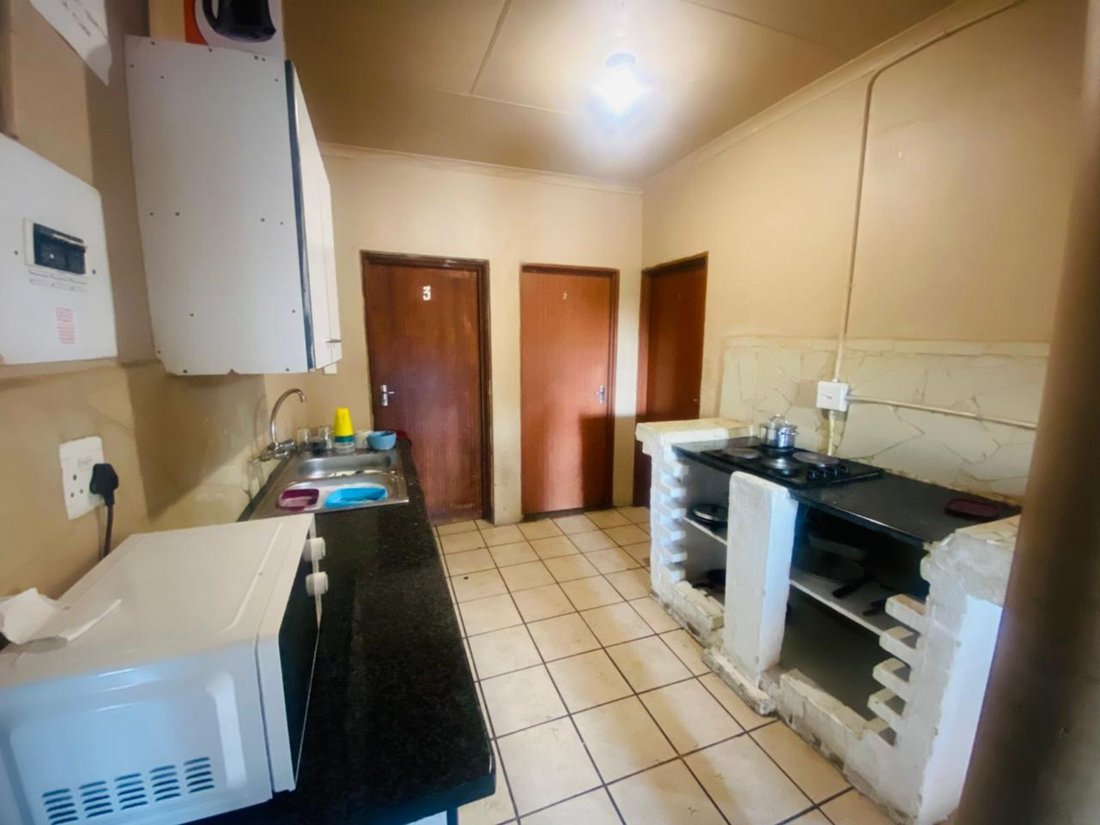 House in Mbombela, Mpumalanga, South Africa 5 - 17450681
