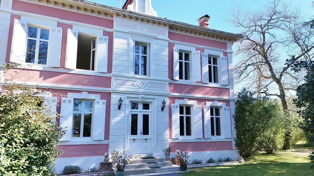 House in Saint-Julien-en-Born, Nouvelle-Aquitaine, France 2 - 17460297