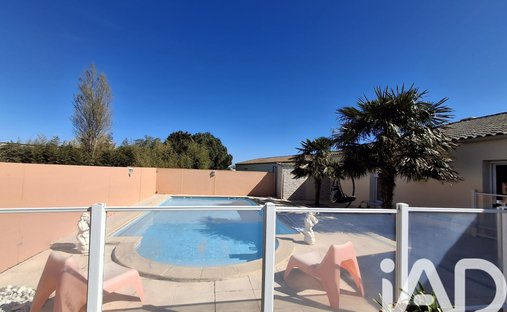 Maison à Yves, Nouvelle-Aquitaine, France 1