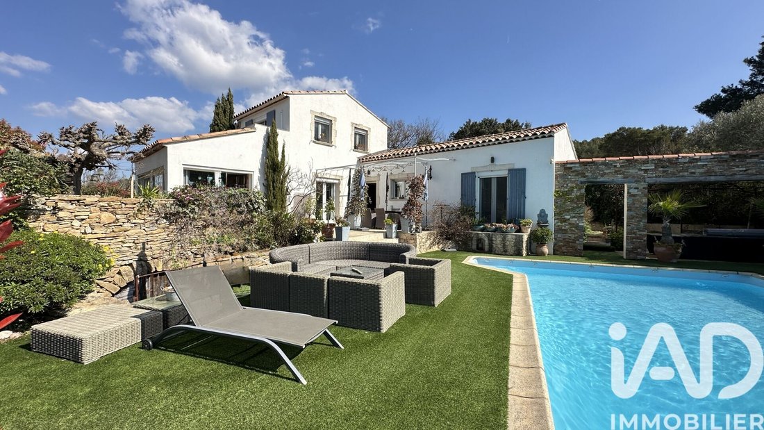 House in Les Freres-Les Cancades-Les Ginestes, Le Beausset, France 1 - 16837436