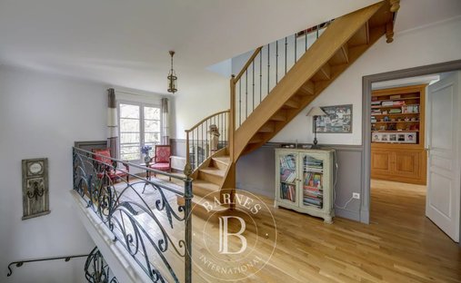 Château Saint Nom La Bretèche 1074.0 Sqm 10 Bedrooms