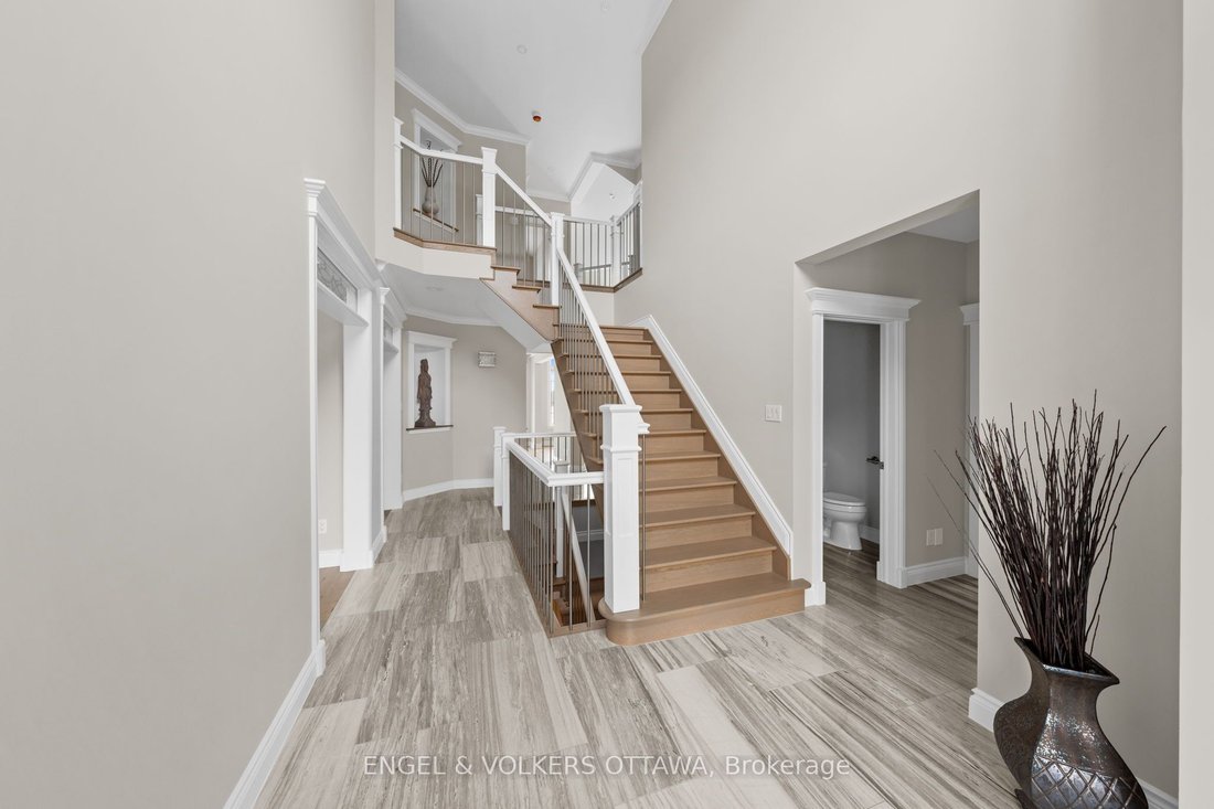 House in Ottawa, Ontario, Canada 5 - 17460379
