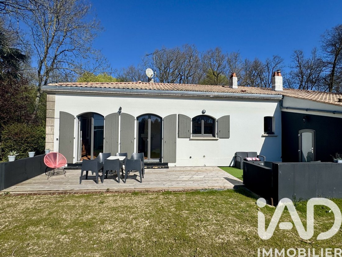 House in Dompierre-sur-Mer, Nouvelle-Aquitaine, France 4 - 17459860