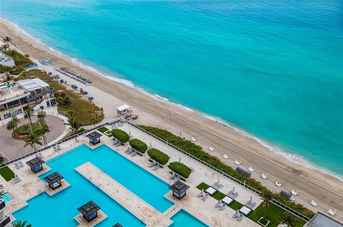 Condo in Hallandale Beach, Florida, United States 2 - 17463408