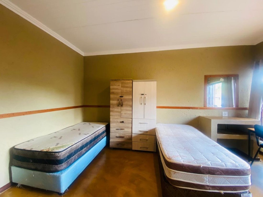 House in Mbombela, Mpumalanga, South Africa 4 - 17450681