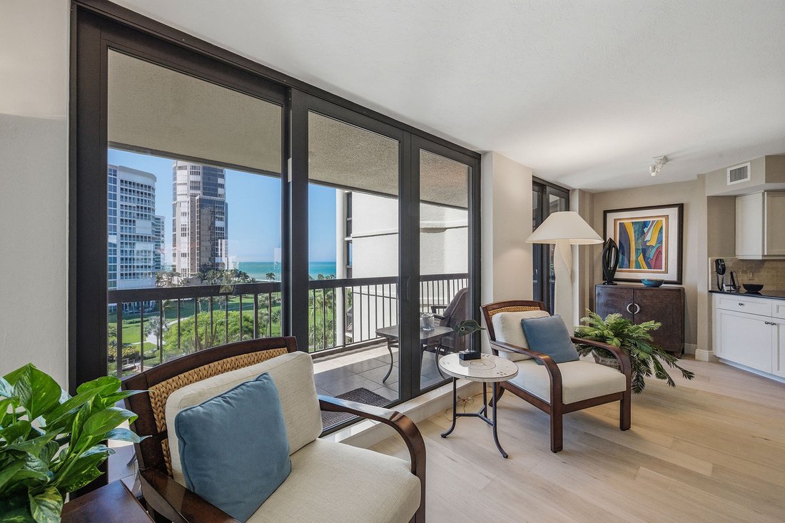 Condo in Naples, Florida, United States 4 - 17458552