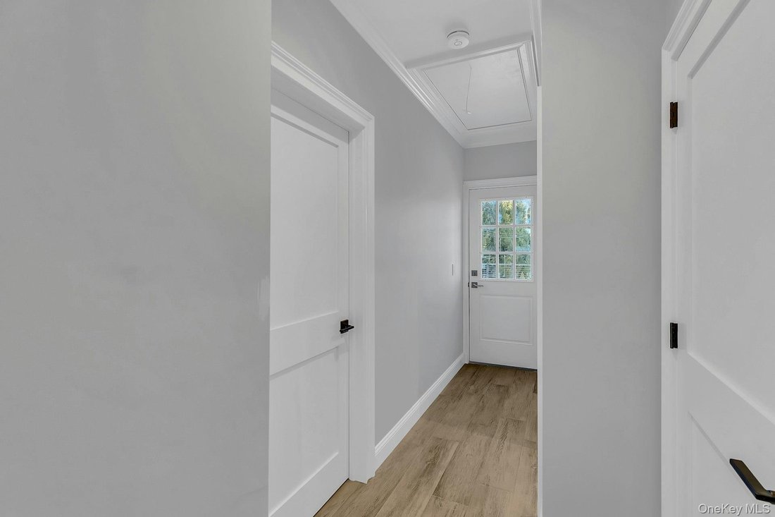 Port Jefferson, New York, United States 4 - 17459167