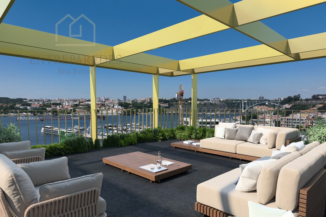 Apartment in Santa Marinha e Sao Pedro da Afurada, Porto District, Portugal 1 - 17457604