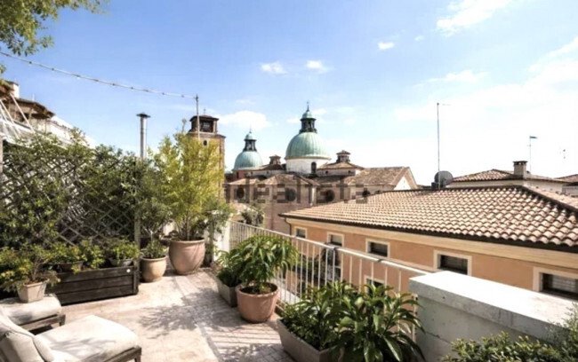 Apartment in Cathedral - Piazza dei Signori, Treviso, Italy 2 - 17453577