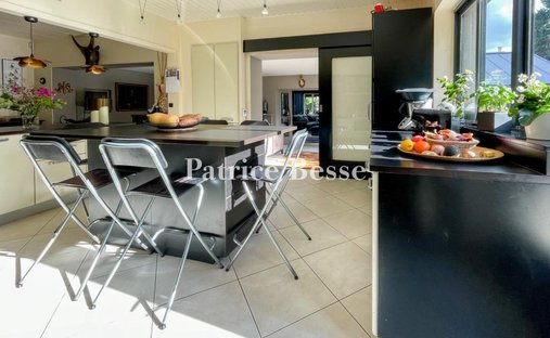 Château Saint Nom La Bretèche 1074.0 Sqm 10 Bedrooms