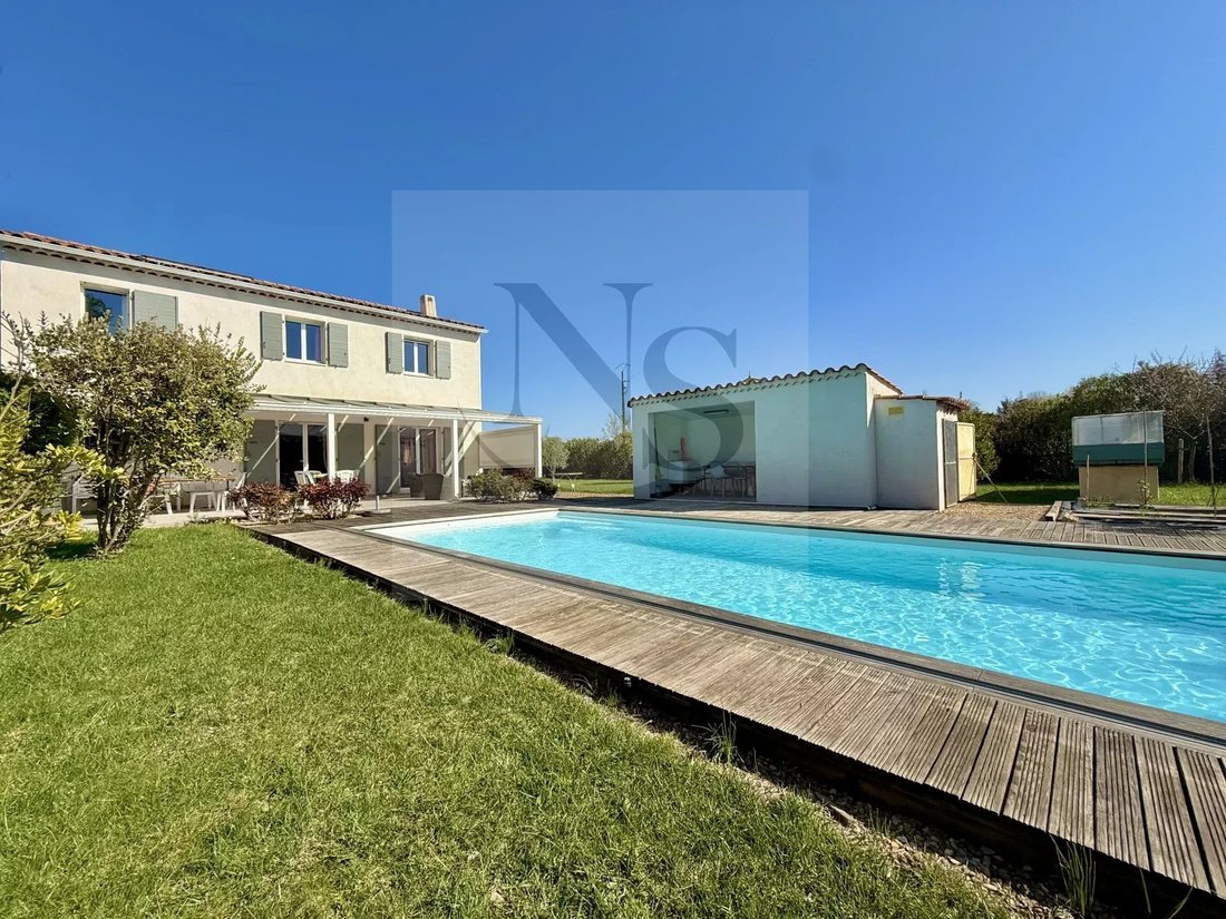 Villa in Plateau de Puyricard-La Trévaresse, Aix-en-Provence, France 1 - 17451137