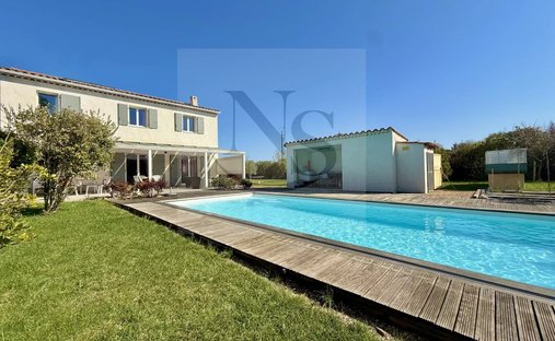 Villa in Plateau de Puyricard-La Trévaresse, Aix-en-Provence, France 1
