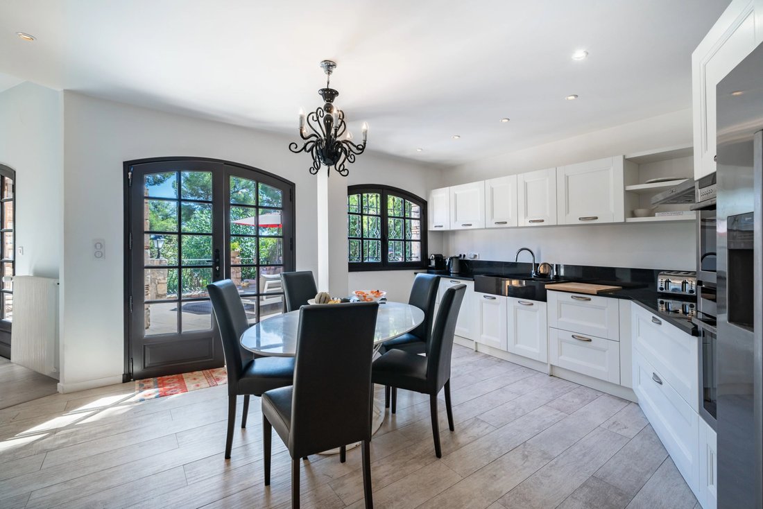 Villa in Antibes, Provence-Alpes-Côte d'Azur, France 5 - 17451498