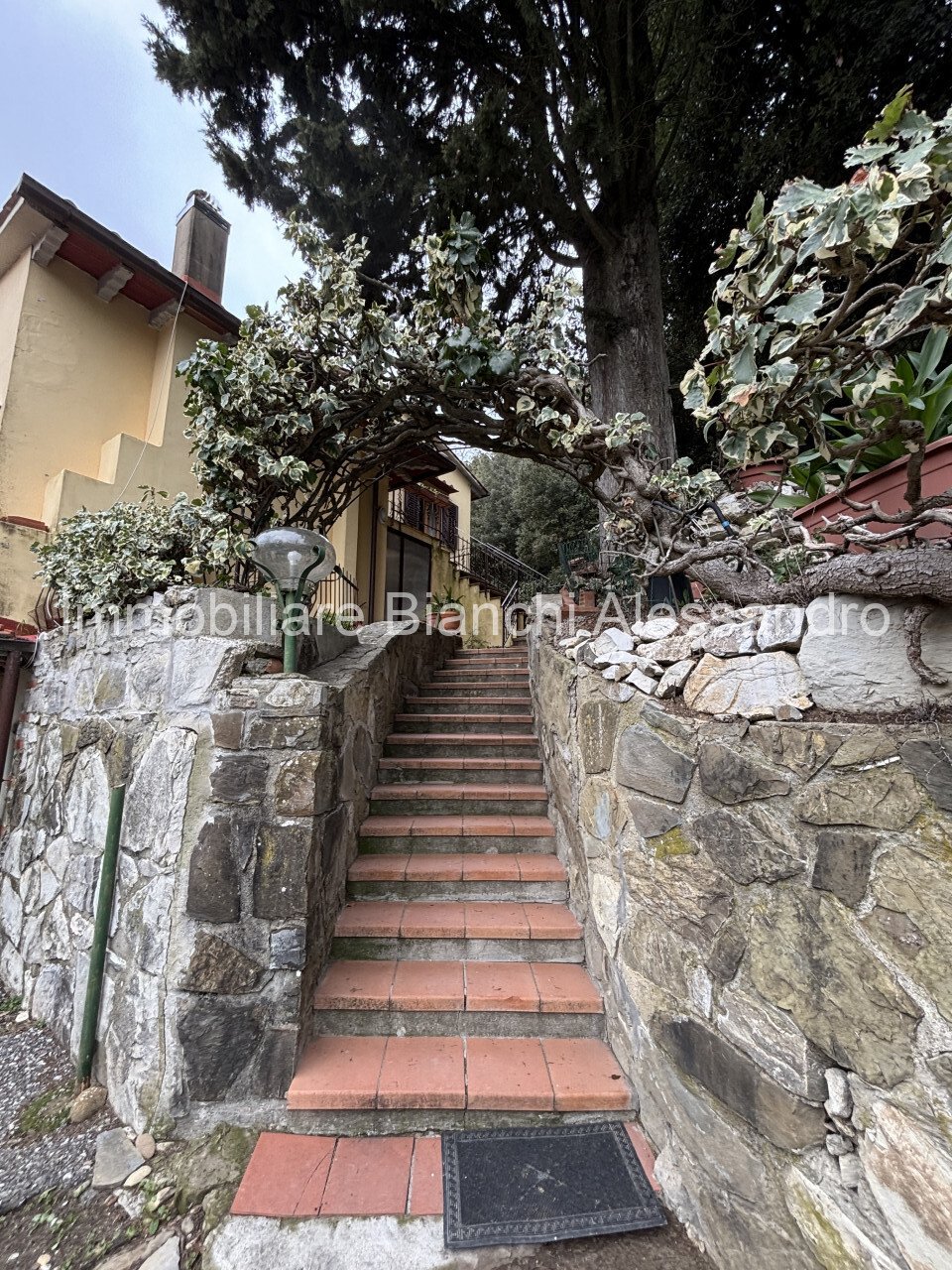 House in L'Apparita-Monte Pilli, Tuscany, Italy 1 - 17455018