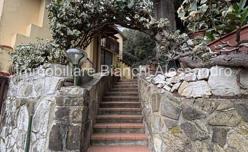 House in L'Apparita-Monte Pilli, Tuscany, Italy 1