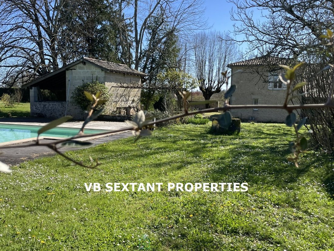 Estate in Branne, Nouvelle-Aquitaine, France 5 - 17454988