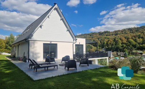 House in Saint-Martin-du-Vivier, Normandy, France 1