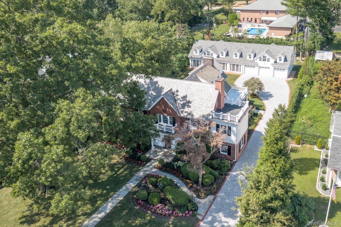 House in Garden City, New York, United States 2 - 15458646