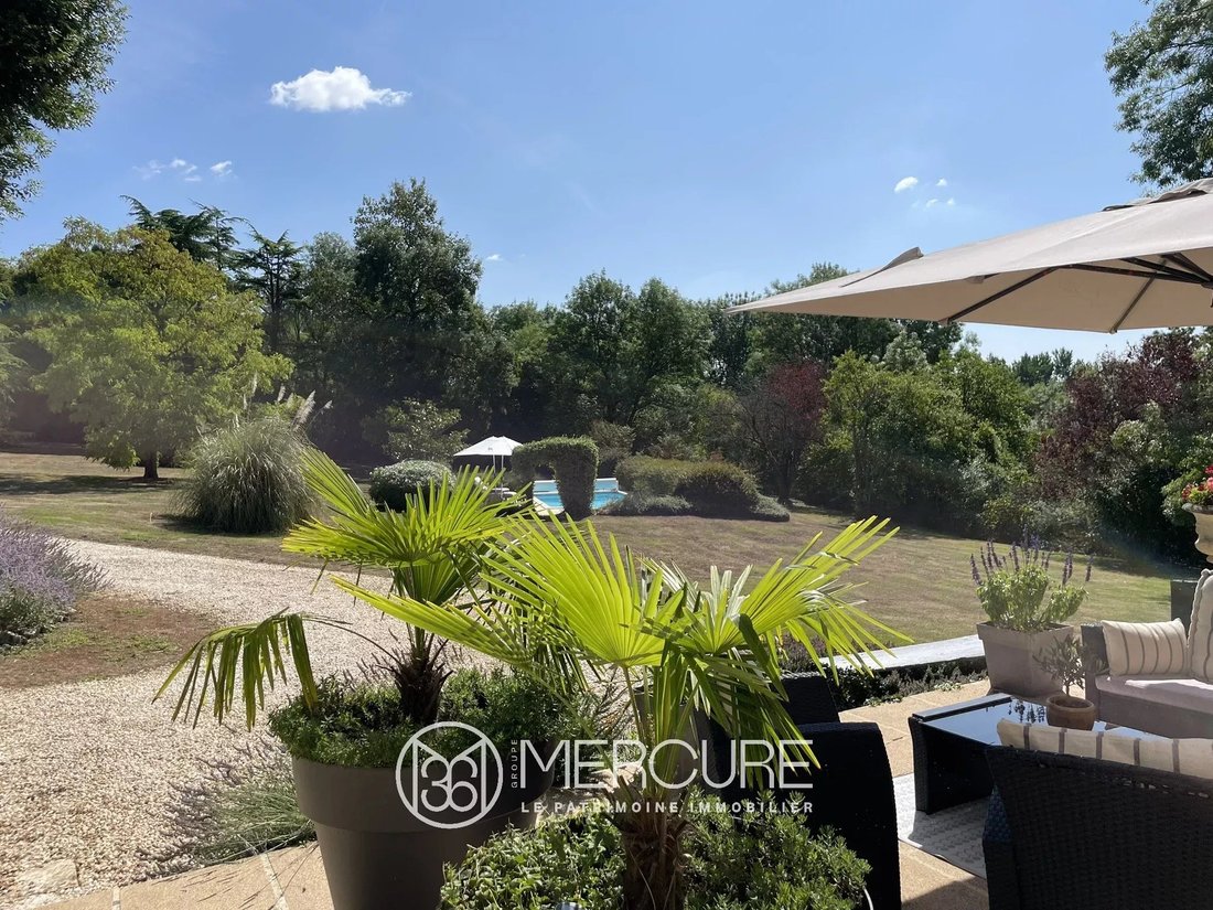 Estate in Melle, Nouvelle-Aquitaine, France 5 - 17450591