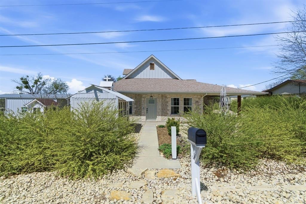 House in Hico, Texas, United States 1 - 17454109