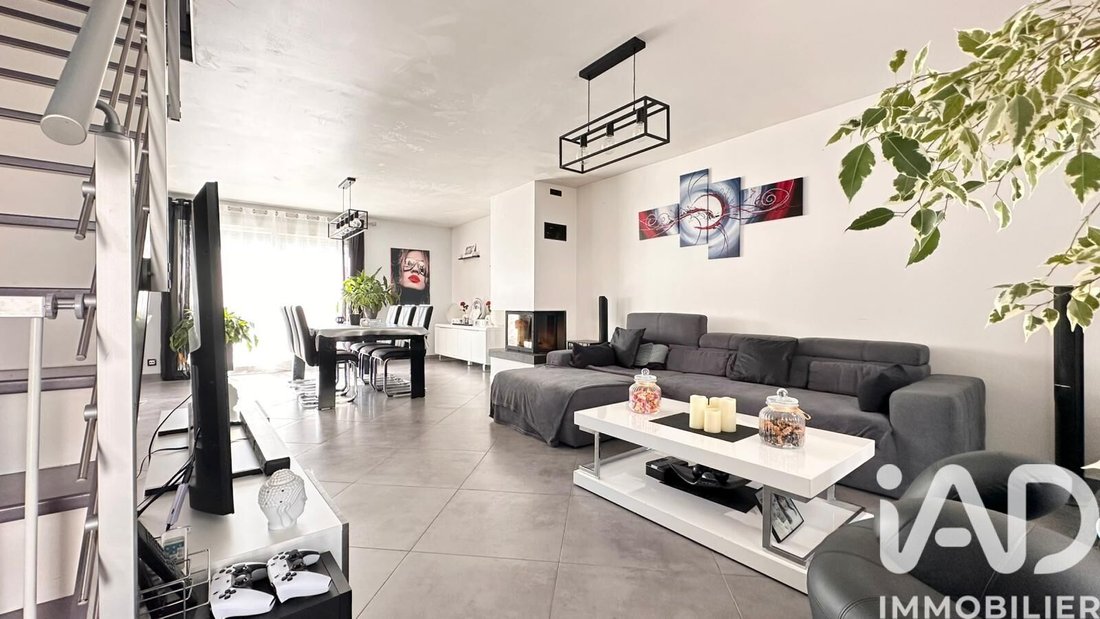 House in Champigny-sur-Marne, Ile-de-France, France 3 - 17459864