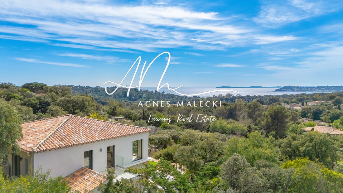 Estate in La Croix-Valmer, Provence-Alpes-Côte d'Azur, France 1 - 17451389