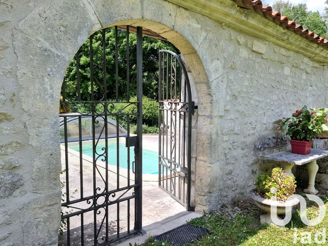 House in Bourg-Charente, Nouvelle-Aquitaine, France 3 - 17459855