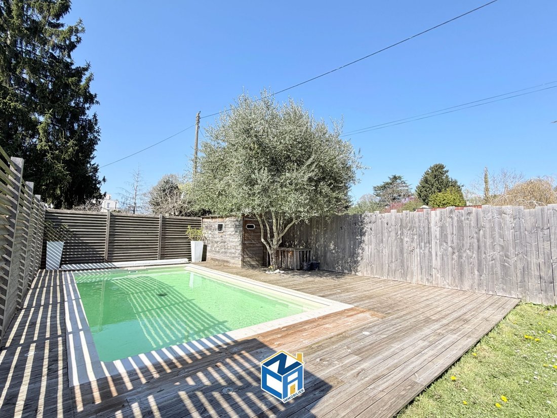 House in Tours, Centre-Val de Loire, France 2 - 16961347