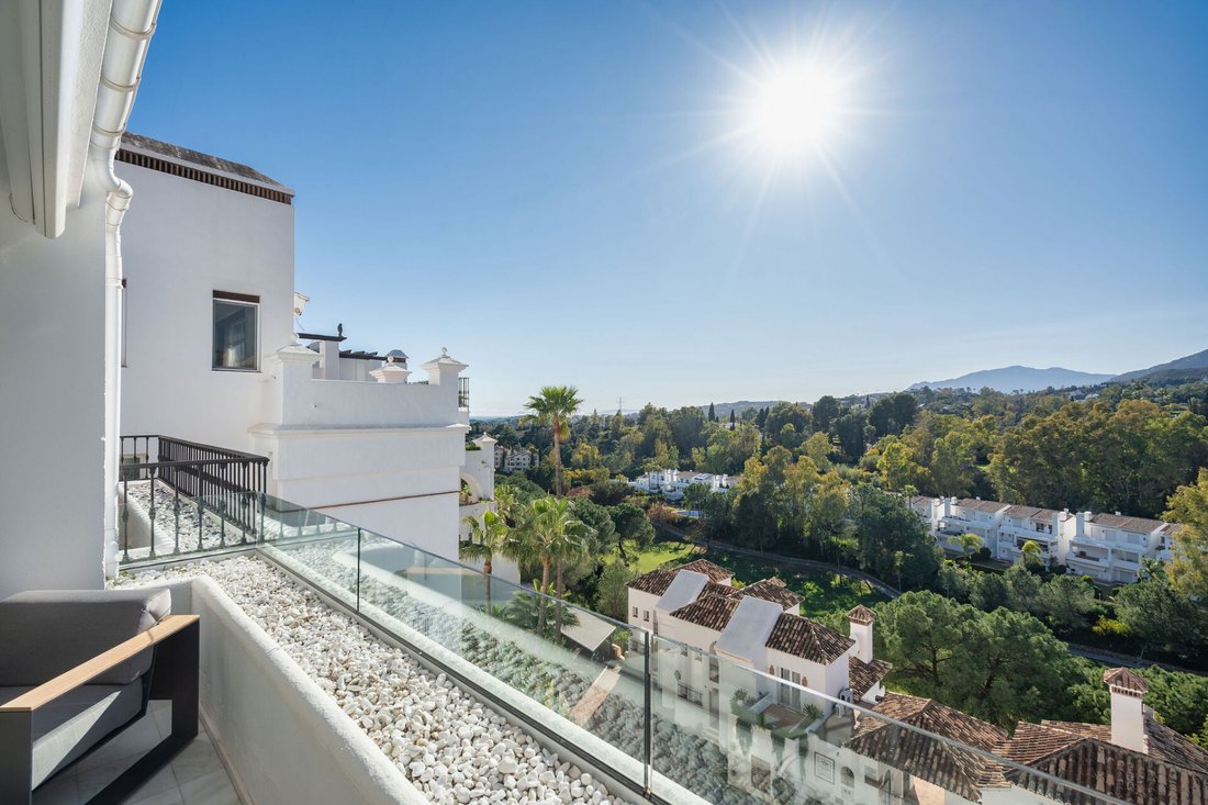 Apartment in La Quinta, Benahavis, Andalusia 2 - 17451014