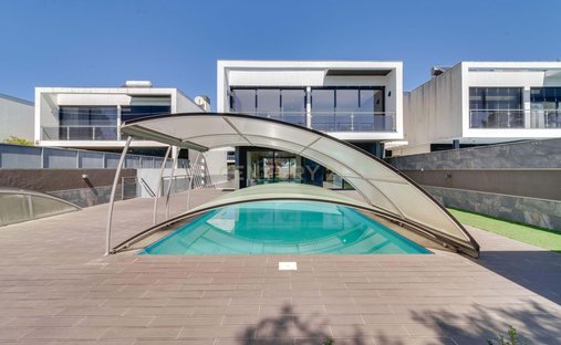 Villa in Azeitao (Sao Lourenco e Sao Simao), Setubal, Portugal 1