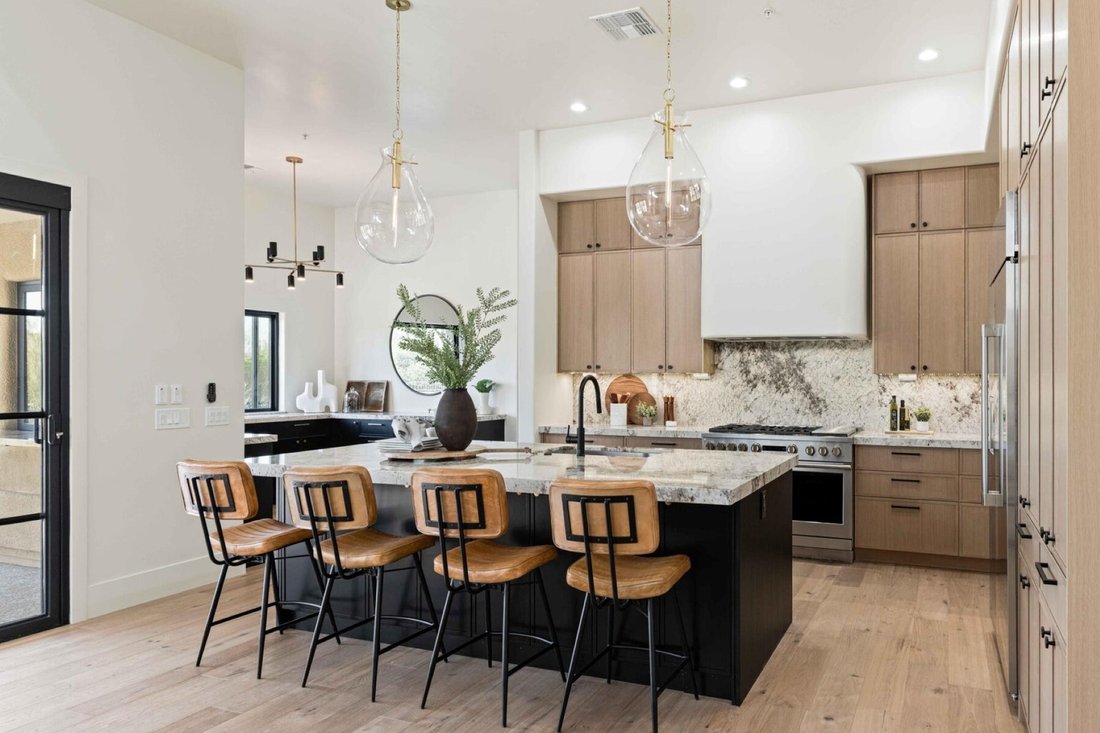 Scottsdale, Arizona, United States 1 - 17450301