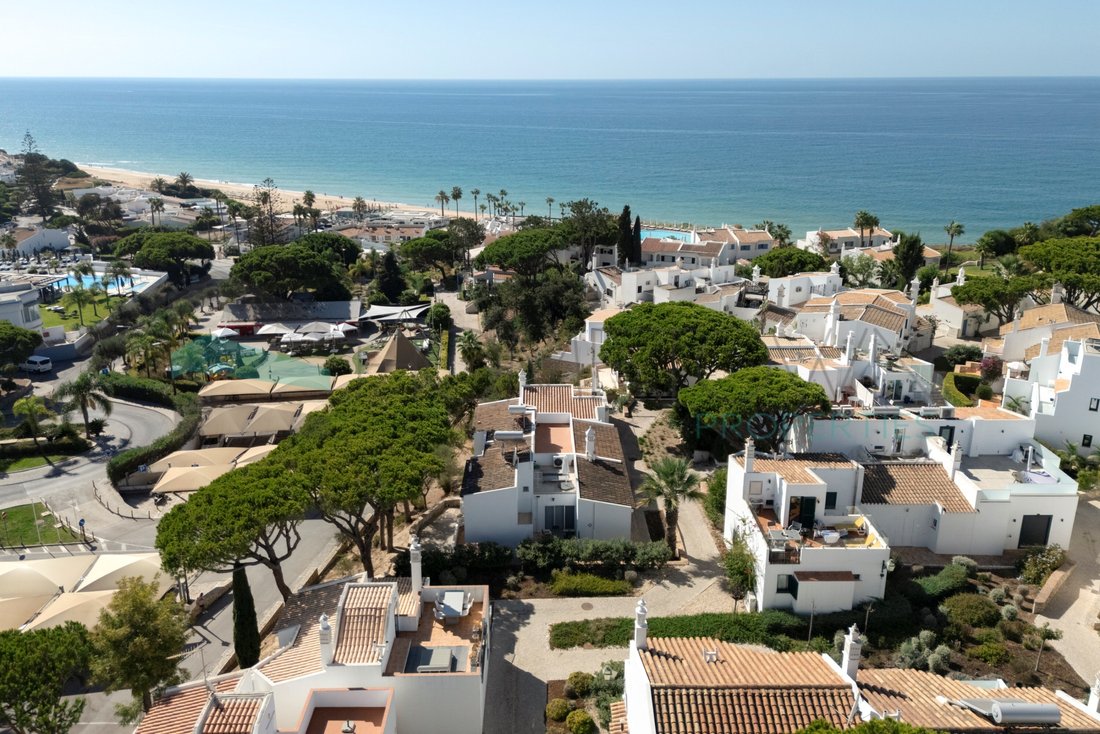 House in Vale do Lobo, Almancil, Portugal 1 - 17457696