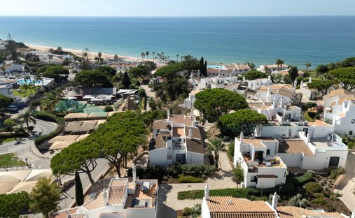 House in Vale do Lobo, Almancil, Portugal 1