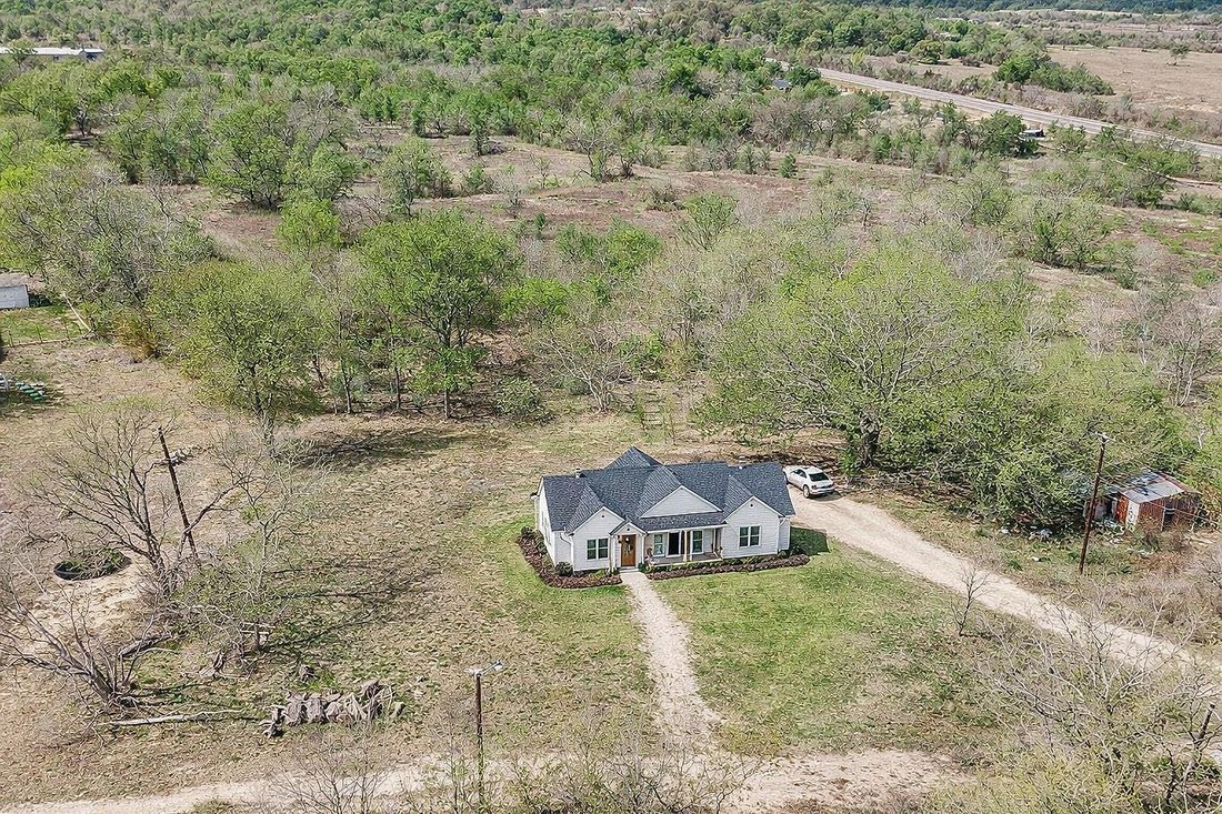 House in Uhland, Texas, United States 4 - 17460009