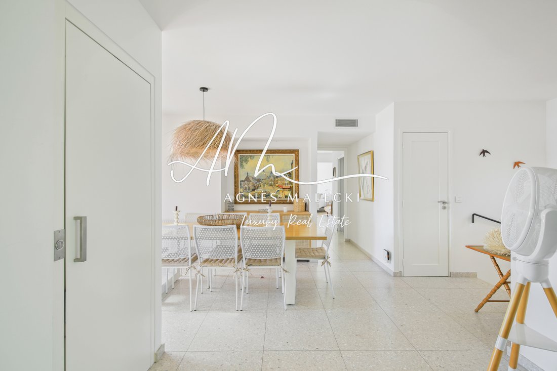 Estate in Le Lavandou, Provence-Alpes-Côte d'Azur, France 5 - 17462691