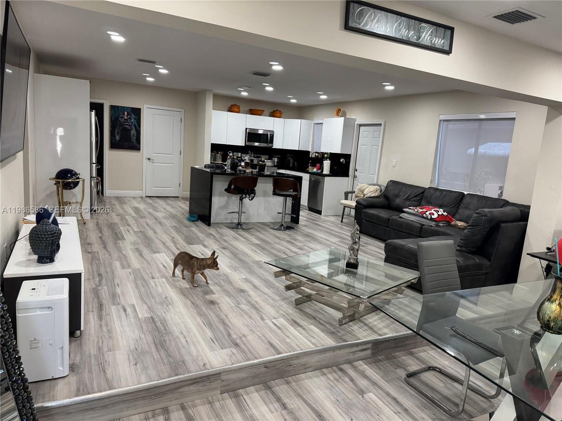 House in Hialeah, Florida, United States 5 - 17453687