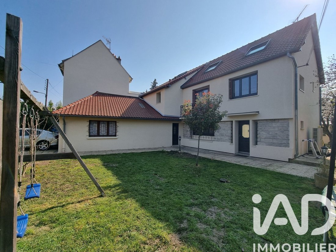 House in Sucy-en-Brie, Ile-de-France, France 2 - 16946456