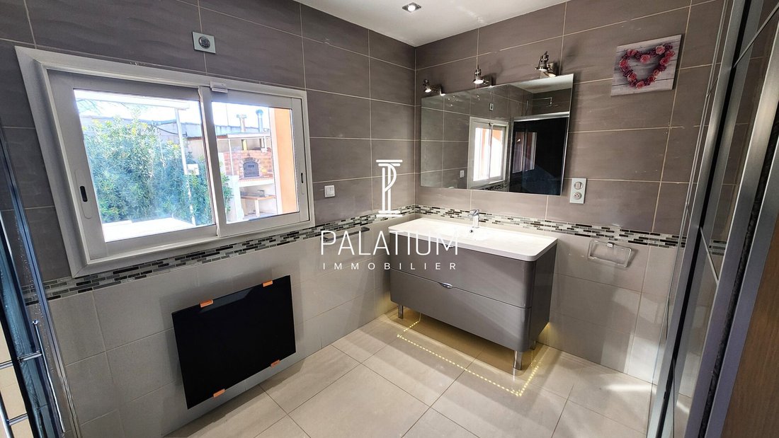 Villa in Marignane, Provence-Alpes-Côte d'Azur, France 4 - 17463230